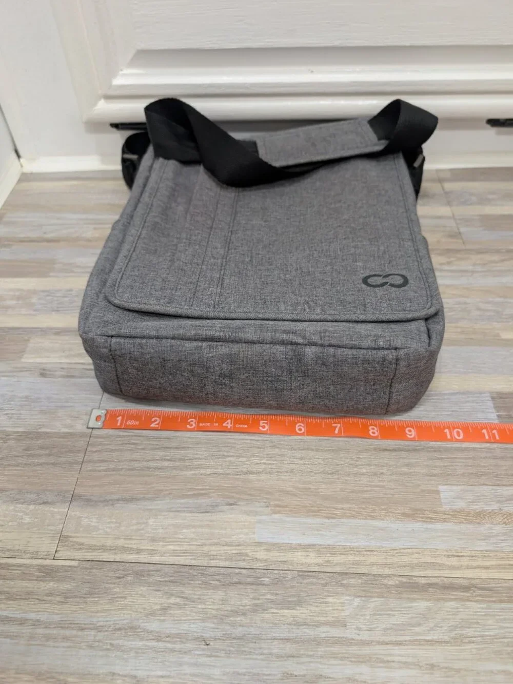 CaseCrown Campus North vertical messenger bag Grey
